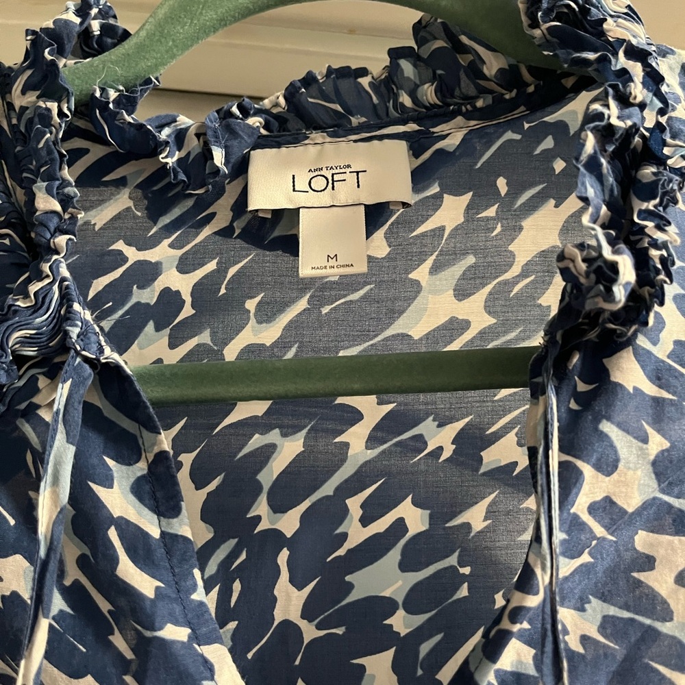 Loft blouse! - Picture 3 of 3